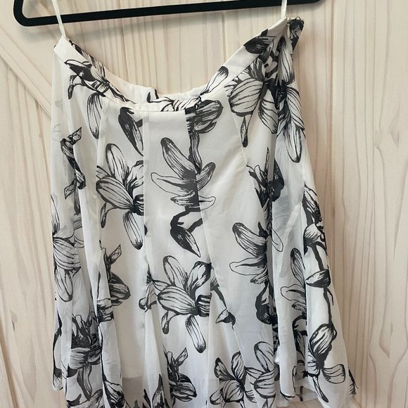 Full Flowing Skirt - Picture 2 of 3